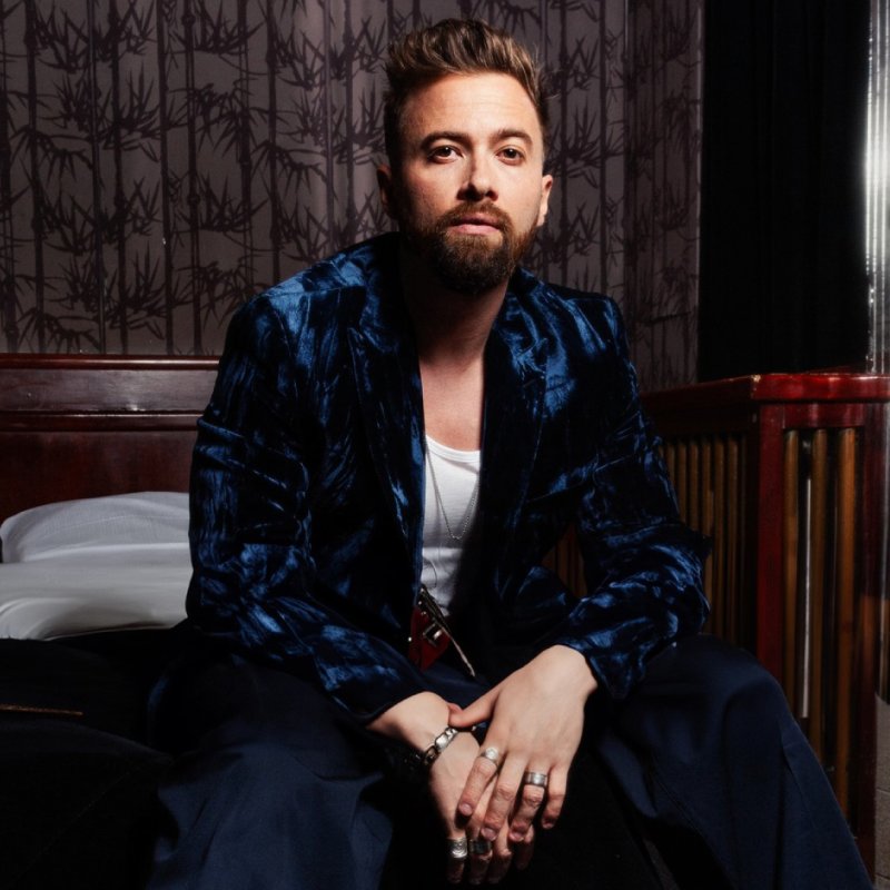 card-image-1147-NINO ARIAL